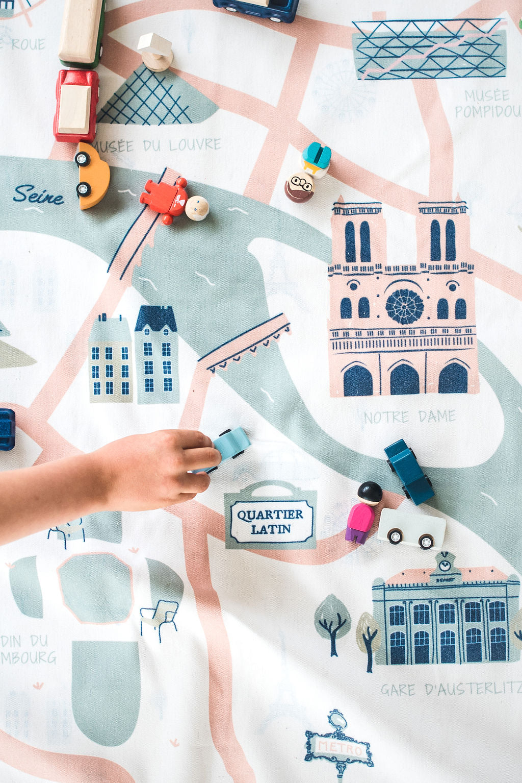 detail picture Paris Map toy storage bag, little icons, wooden toys, playing child