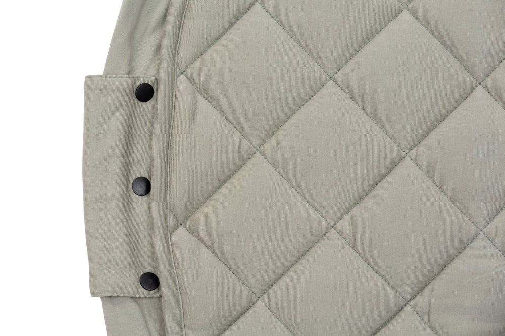 detail picture Meadow Green soft padded baby play mat and storage bag, drawstring and buttons
