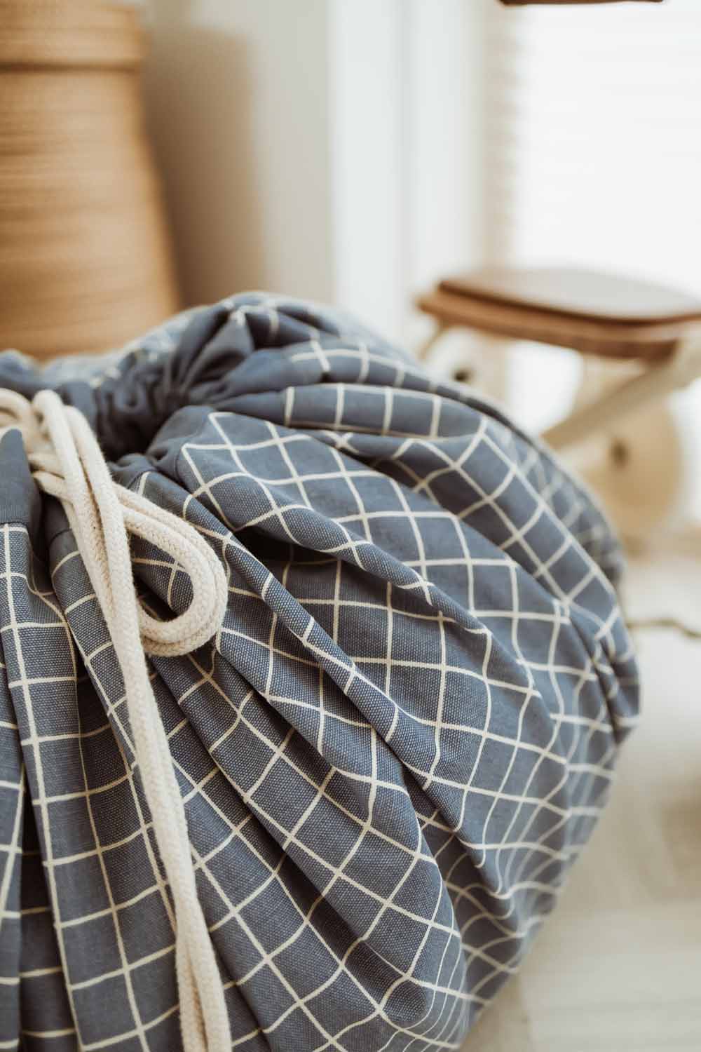 organic storage bag grid blue, detail picture of grid, closed bag