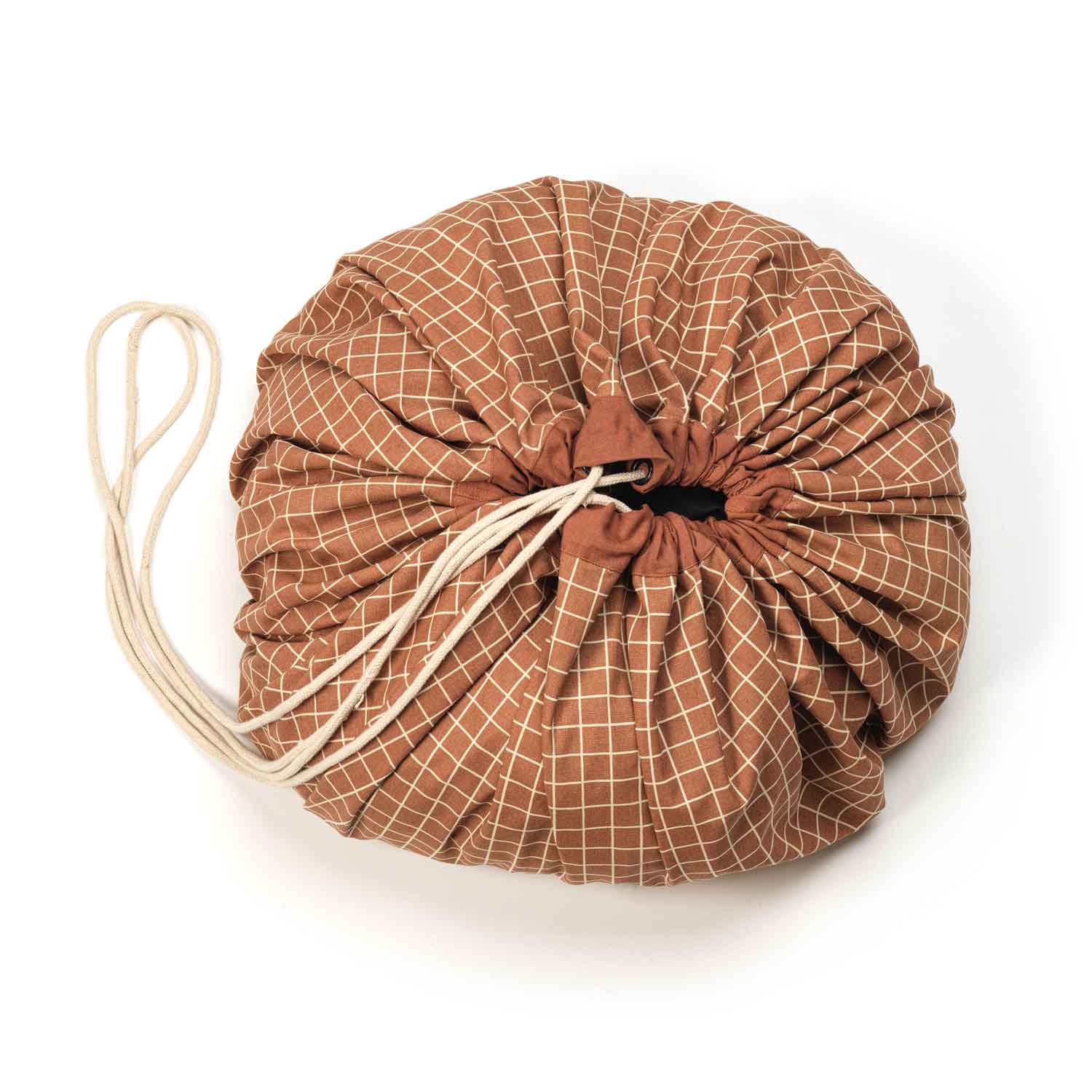 detail picture of closed organic grid brown storage bag